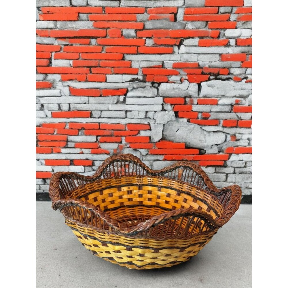 Handwoven Wicker Basket With Braided Scalloped Rim - Multicolor - Picture 3 of 9